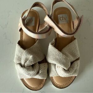 NEW DV by Dolce Vita Girl’s Davis Woven Sandals Size: 1